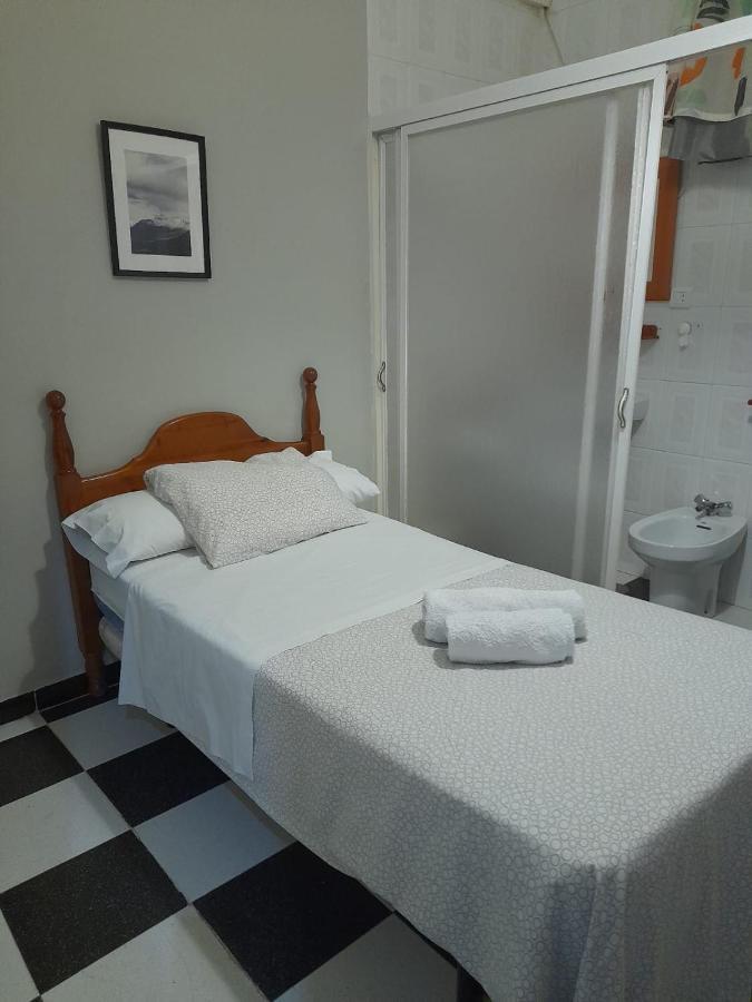 Pension Hidalgo 2 Utrera Extérieur photo